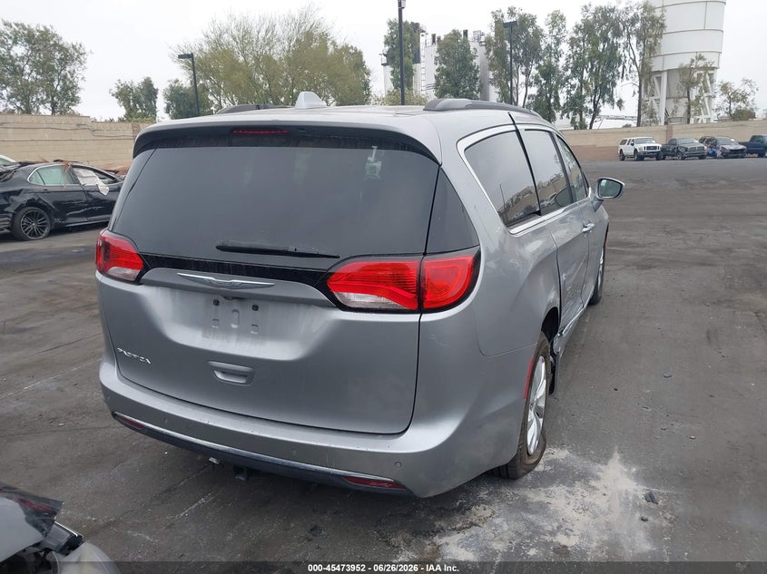 CHRYSLER PACIFICA 2017 VIN 2C4RC1BG4HR569868