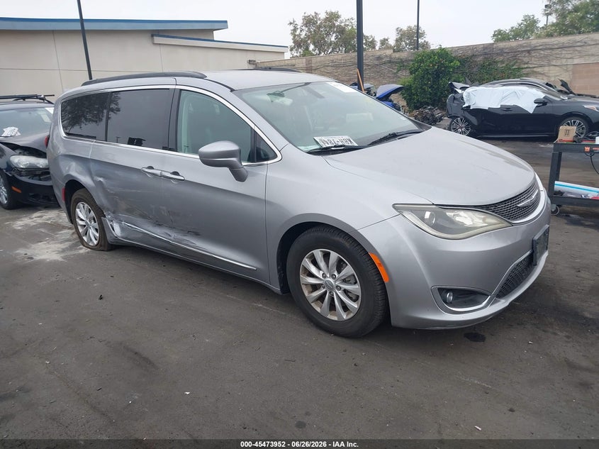 Vin: 2c4rc1bg4hr569868, lot: 45972089, chrysler pacifica touring-l 2017 img_1
