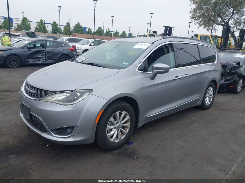 Vin: 2c4rc1bg4hr569868, lot: 45972089, chrysler pacifica touring-l 20172
