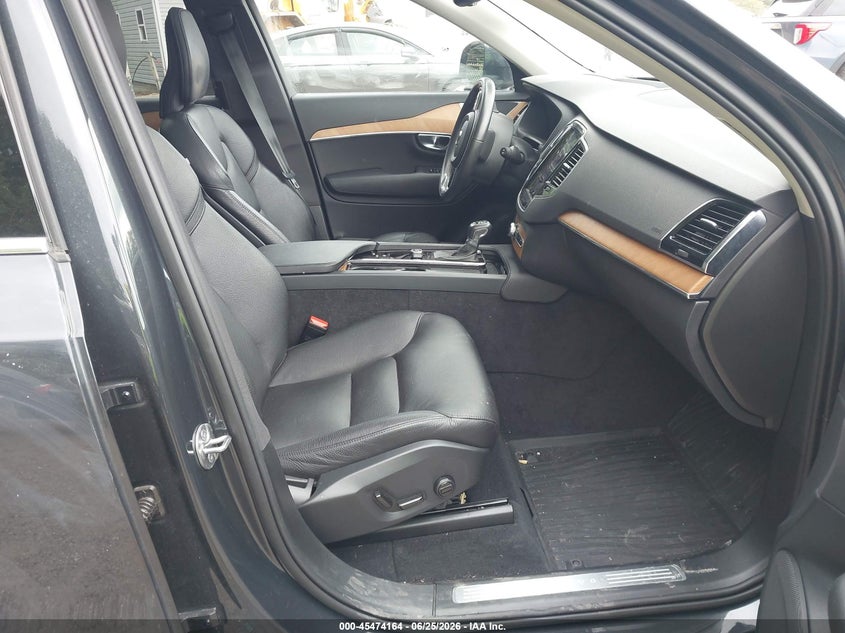 2022 VOLVO XC90 auction photo 5