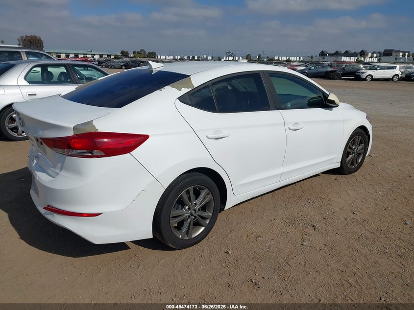 2017 HYUNDAI ELANTRA auction photo 4
