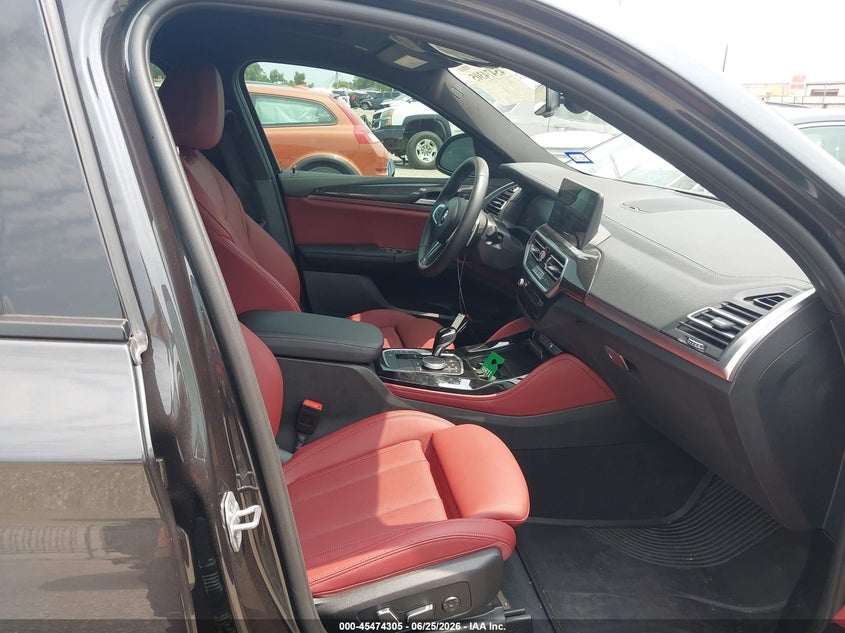 2024 BMW X4 auction photo 5