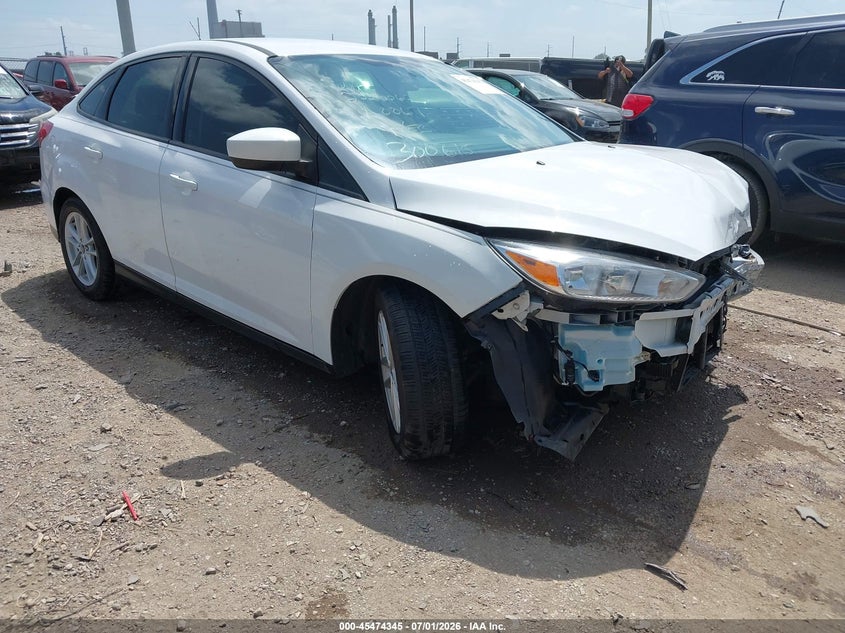 Vin: 1fadp3f25jl300615, lot: 45972482, ford focus se 2018 img_1