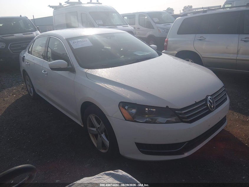 2013 VOLKSWAGEN PASSAT auction photo 1