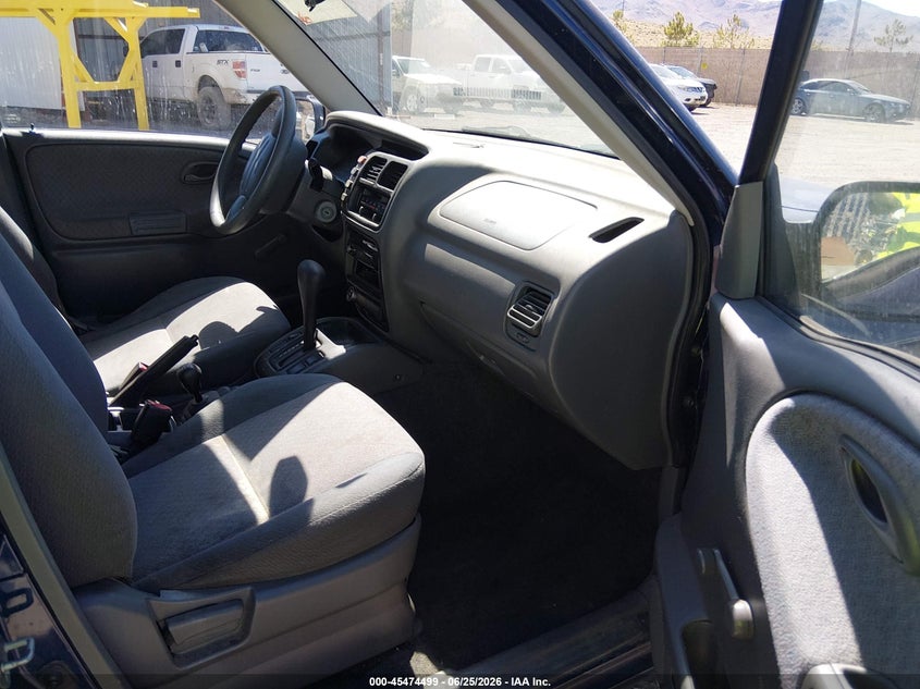 2000 CHEVROLET TRACKER auction photo 5