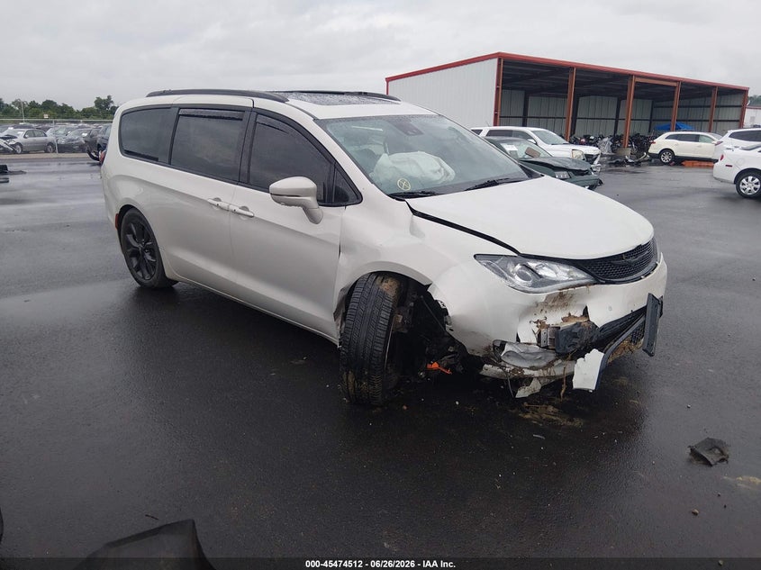 Vin: 2c4rc1gg2lr124286, lot: 45972649, chrysler pacifica 35th anniversary limited 2020 img_1