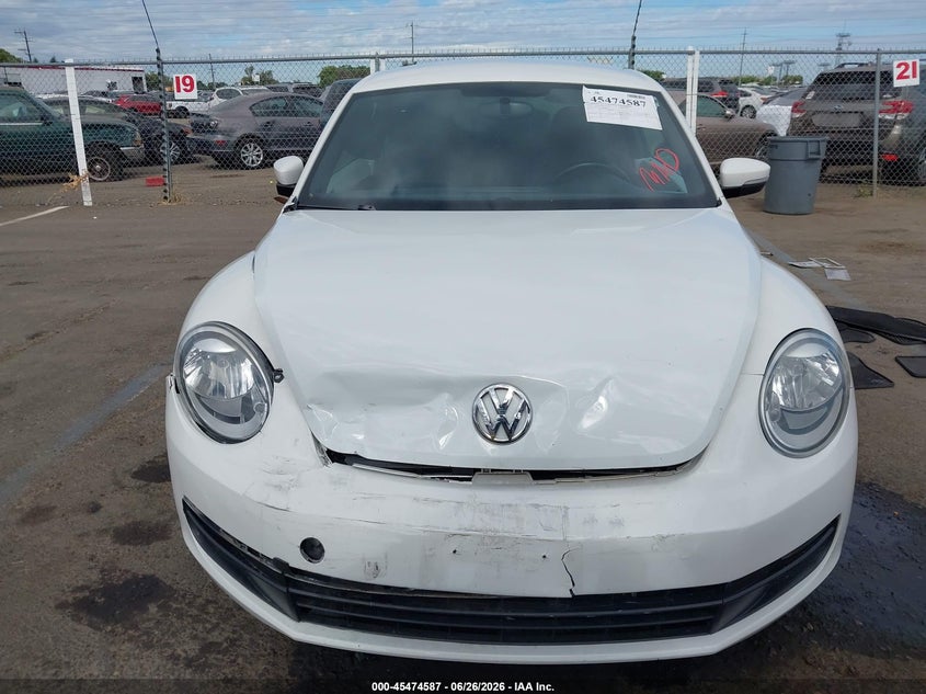 2014 Volkswagen Beetle 2.5L VIN: 3VWJP7ATXEM608904 Lot: 45474587