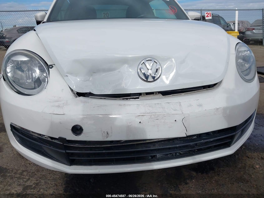 2014 Volkswagen Beetle 2.5L VIN: 3VWJP7ATXEM608904 Lot: 45474587
