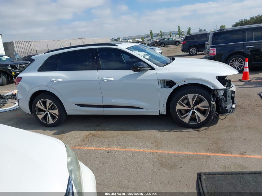 2024 Audi Q8 E-Tron Premium Plus Quattro VIN: WA15AAGE7RB035382 Lot: 45474728