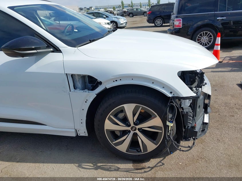 2024 Audi Q8 E-Tron Premium Plus Quattro VIN: WA15AAGE7RB035382 Lot: 45474728