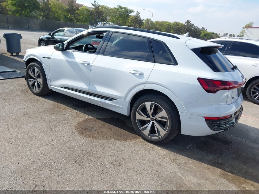 Vin: wa15aage7rb035382, lot: 45972865, audi q8 e-tron premium plus quattro 20243