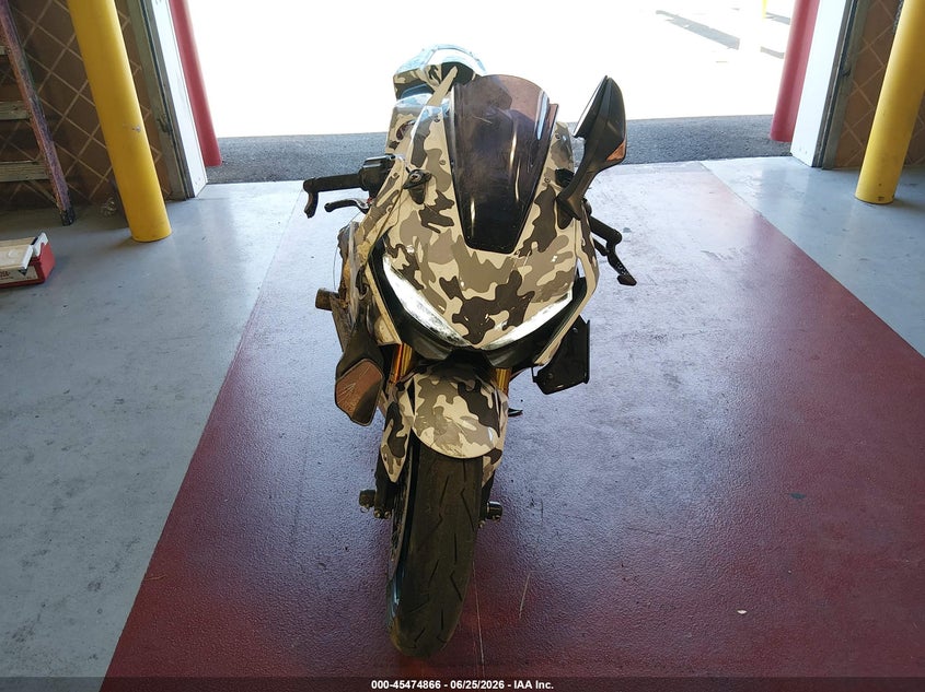 2025 HONDA CBR1000 auction photo 5