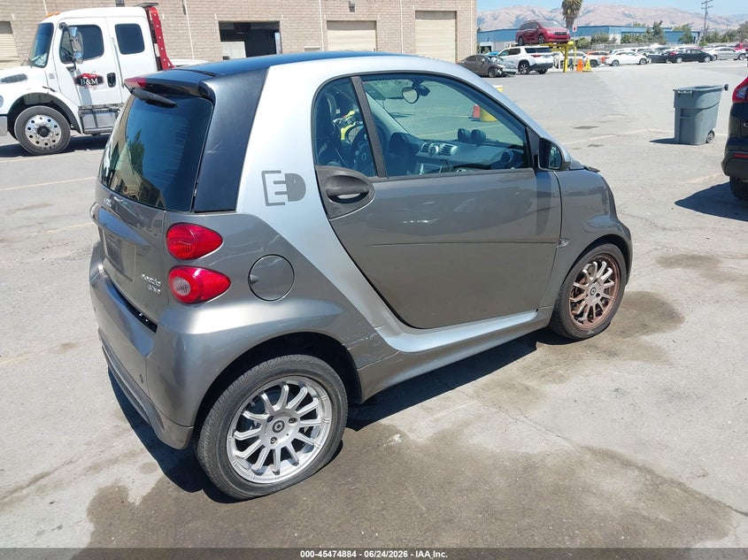 2013 SMART FORTWO ELECTRIC DRIVE auction photo 4