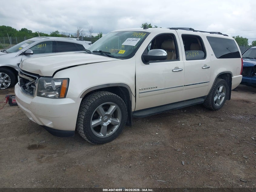 2013 CHEVROLET SUBURBAN auction photo 2