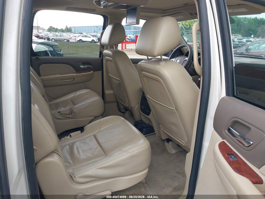 2013 CHEVROLET SUBURBAN auction photo 8
