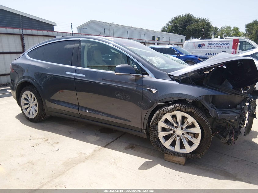 2017 Tesla Model X 100D/75D/90D VIN: 5YJXCBE28HF048256 Lot: 45474940