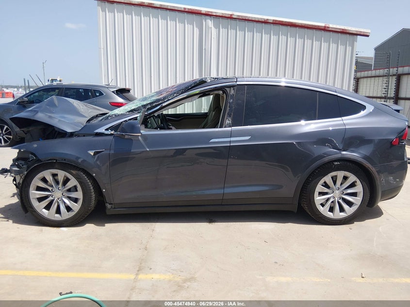 2017 Tesla Model X 100D/75D/90D VIN: 5YJXCBE28HF048256 Lot: 45474940