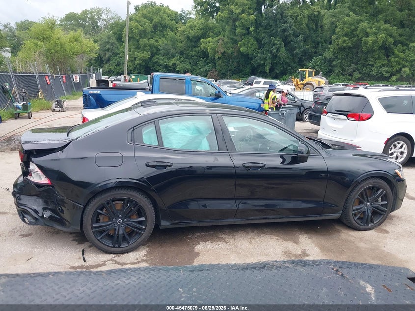2022 Volvo S60 Recharge Plug-In Hybrid T8 Black Edition R-Design Extended Range VIN: 7JRH60FD5NG192477 Lot: 45475079