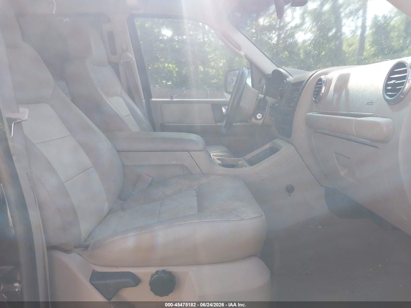 2003 FORD EXPEDITION auction photo 5