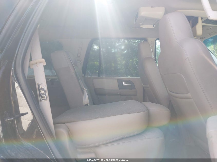 2003 FORD EXPEDITION auction photo 8