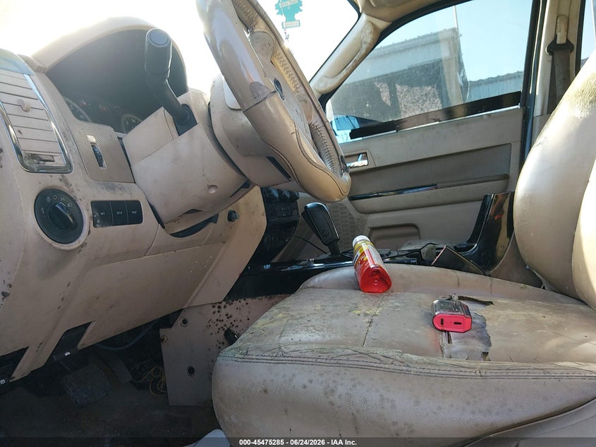 2011 FORD ESCAPE auction photo 5