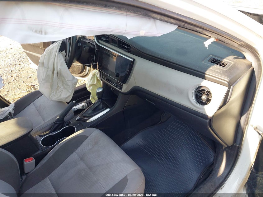 2018 TOYOTA COROLLA auction photo 5