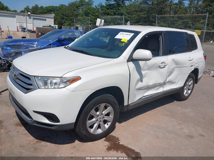2013 TOYOTA HIGHLANDER auction photo 2