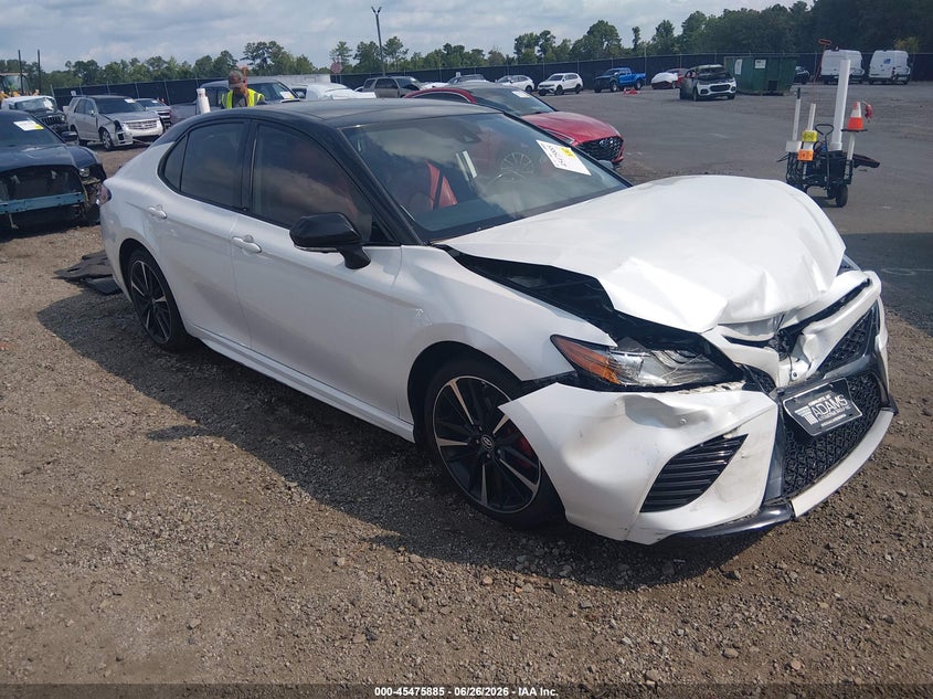 TOYOTA CAMRY - zdjęcie 1