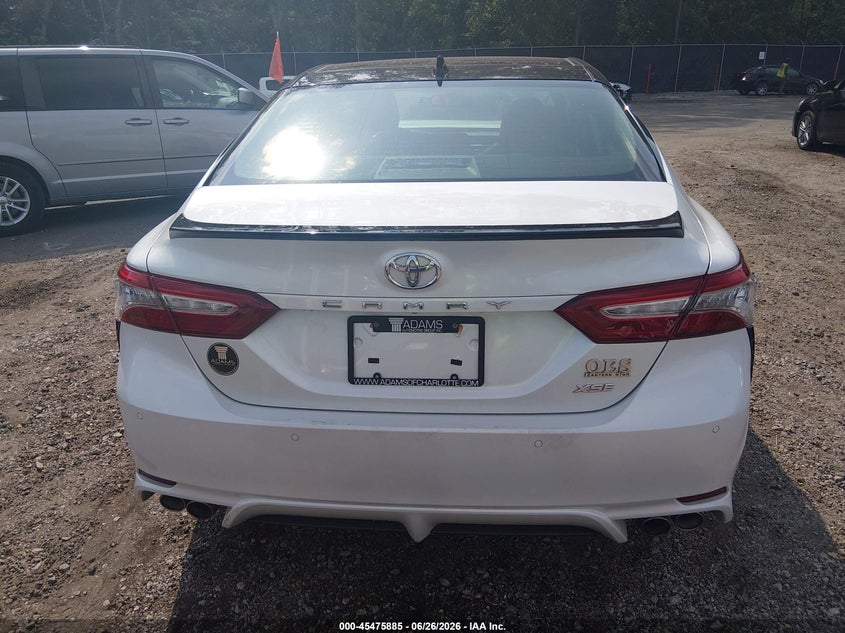 TOYOTA CAMRY - zdjęcie 17