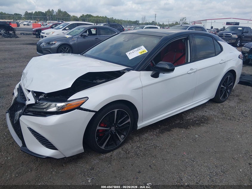 TOYOTA CAMRY - zdjęcie 2