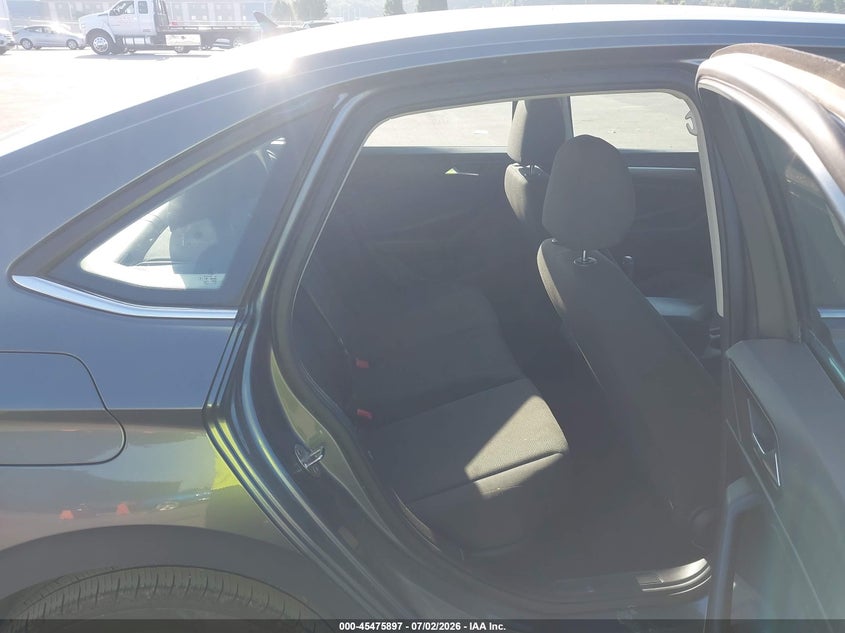 2019 VOLKSWAGEN JETTA auction photo 8