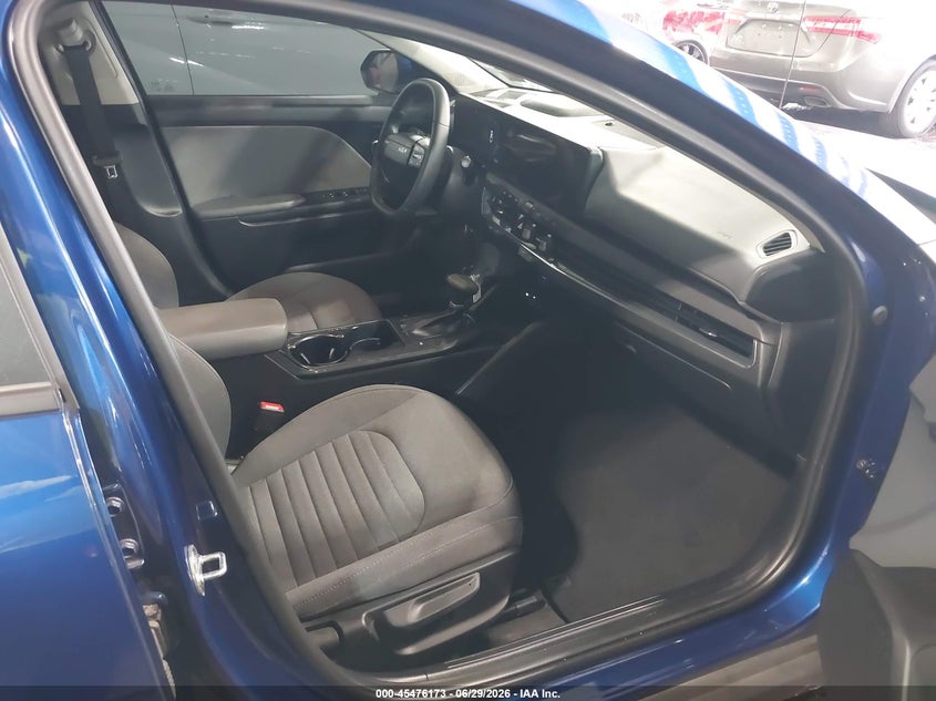 2025 KIA K4 auction photo 5