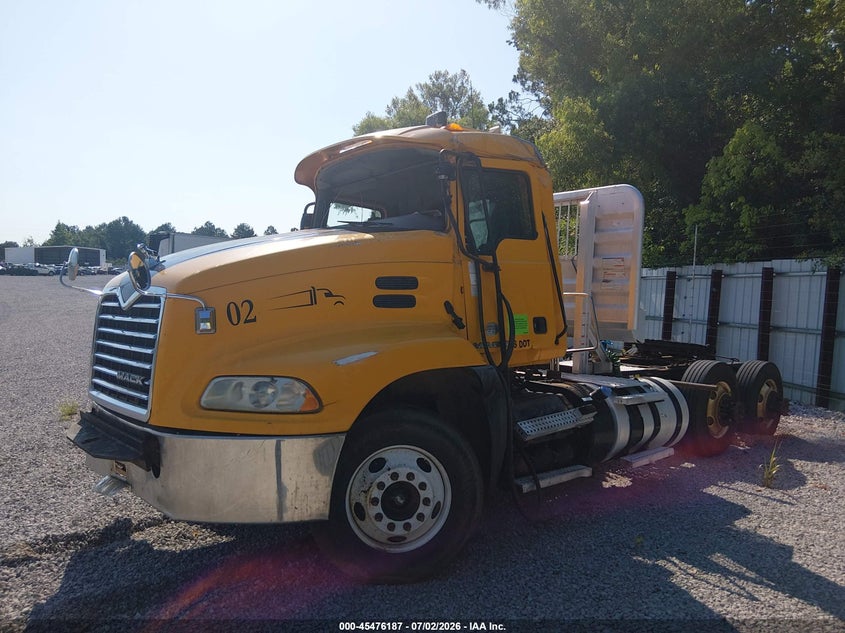 2013 MACK 600 auction photo 2