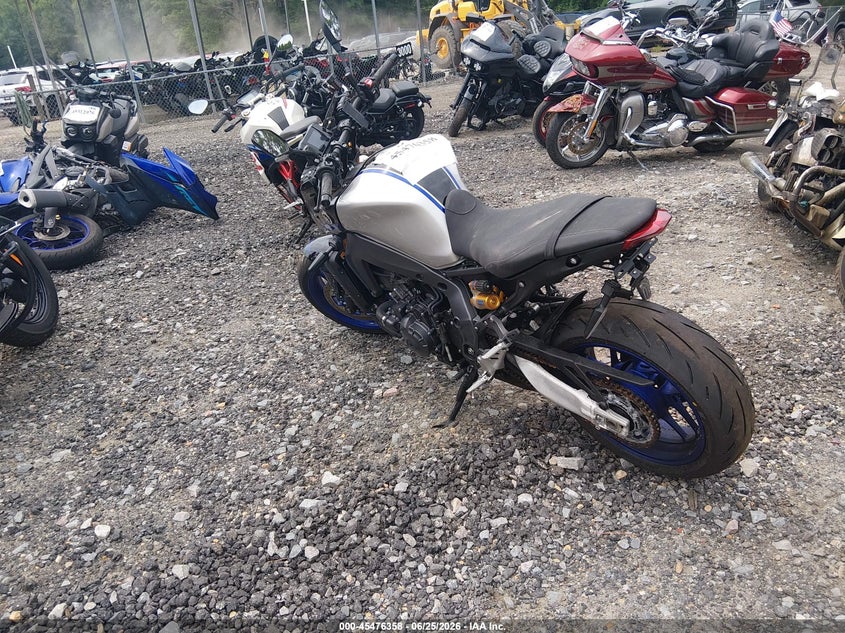 YAMAHA MT09 2023