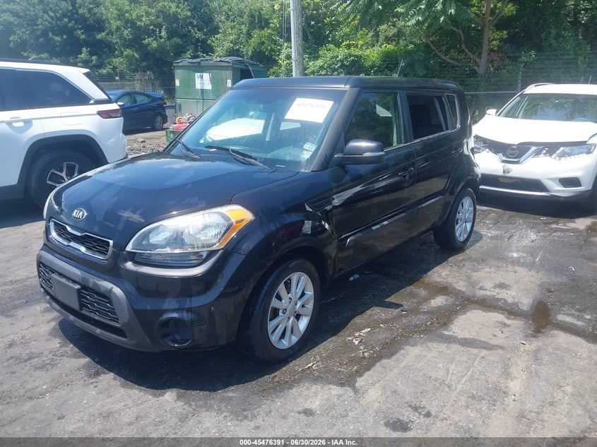 2013 Kia Soul, Левый бок, IAAI, VIN KNDJT2A63D7611633 — фото 2