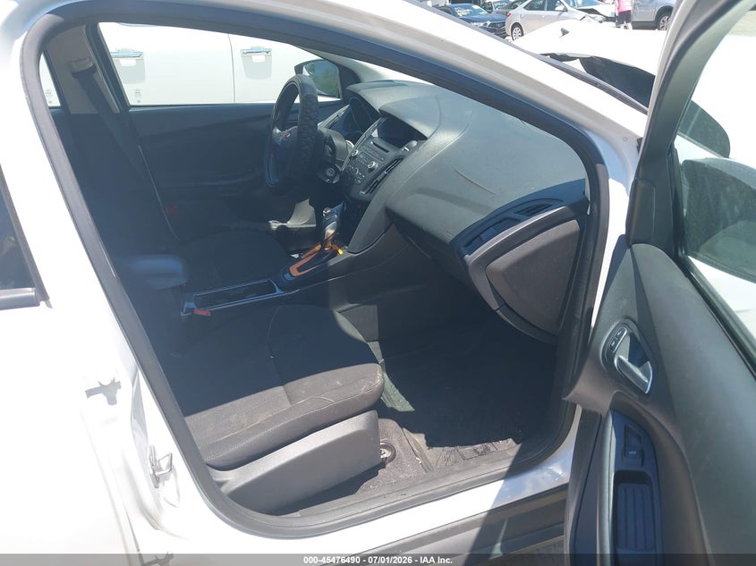 2016 FORD FOCUS auction photo 5
