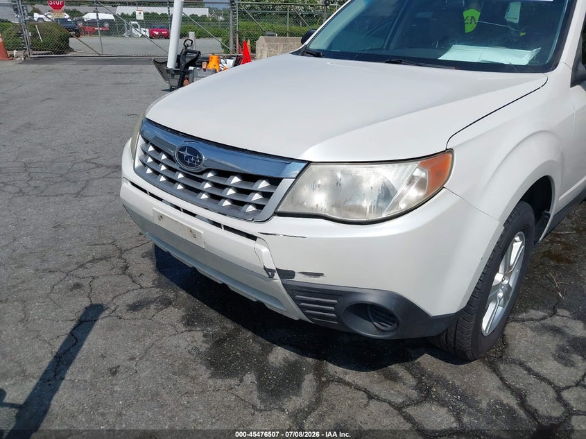 2012 SUBARU FORESTER auction photo 6