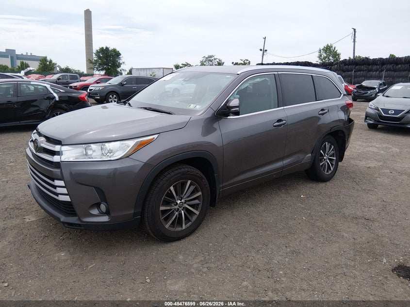 2017 Toyota Highlander, Left Rear, IAAI, VIN 5TDJZRFH5HS390596 — photo 2