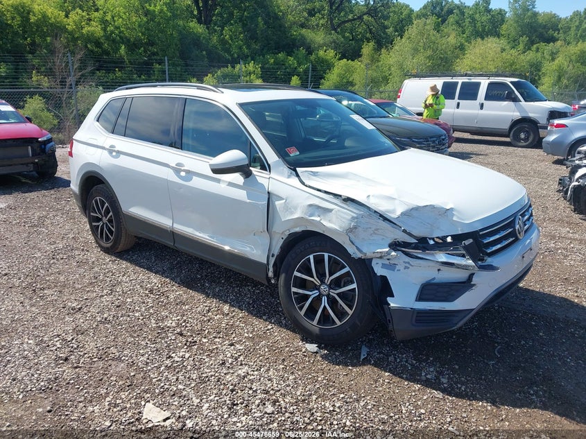 2021 VOLKSWAGEN TIGUAN auction photo 1