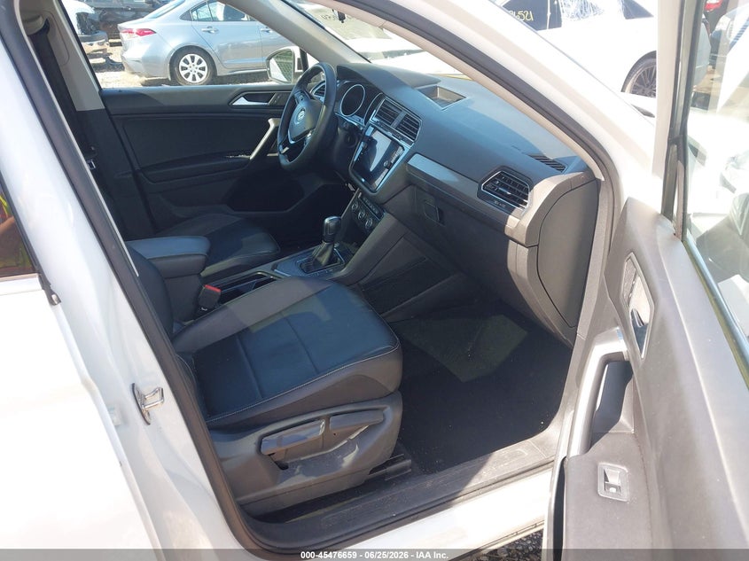 2021 VOLKSWAGEN TIGUAN auction photo 5