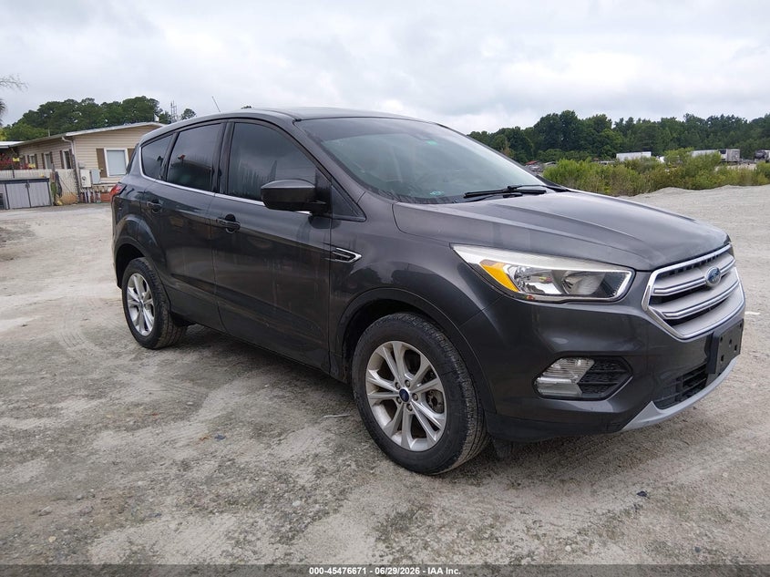 Vin: 1fmcu9gd0kua36888, lot: 45974846, ford escape se 2019 img_1