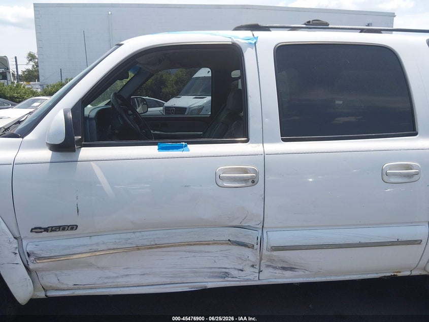 2001 CHEVROLET SUBURBAN 1500 auction photo 6