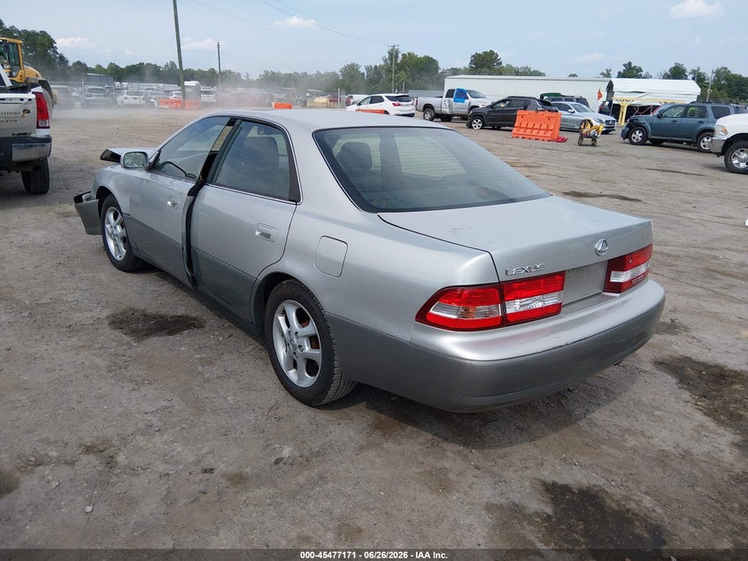 2001 LEXUS ES 300 auction photo 3