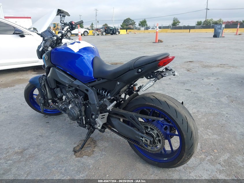 2023 YAMAHA MT09 auction photo 3