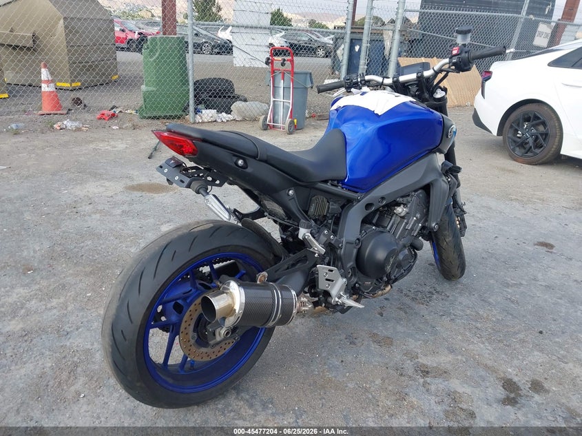 2023 YAMAHA MT09 auction photo 4