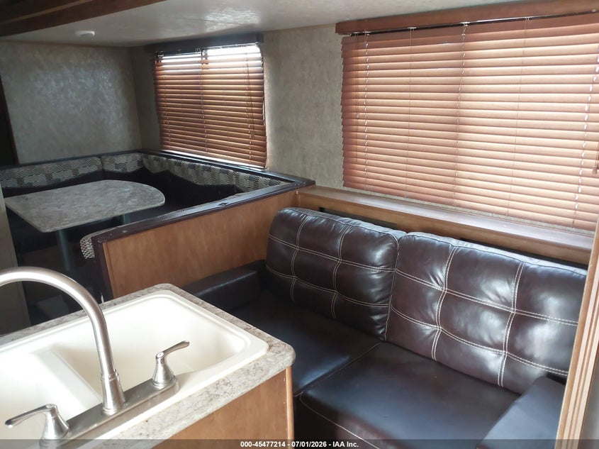 2016 FOREST RIVER 310BHI auction photo 6