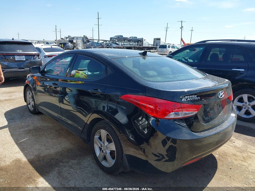 2013 HYUNDAI ELANTRA auction photo 3