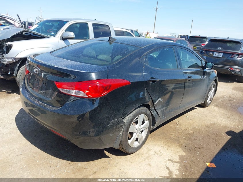 2013 HYUNDAI ELANTRA auction photo 4