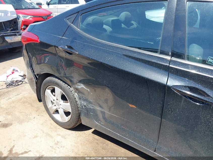 2013 HYUNDAI ELANTRA auction photo 6