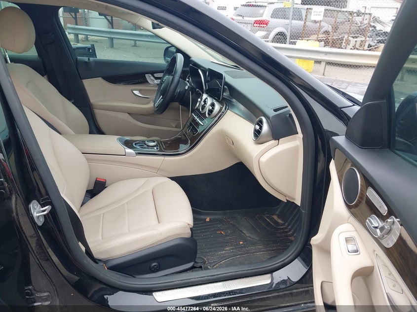 2021 MERCEDES-BENZ C 300 — zdjęcie 5